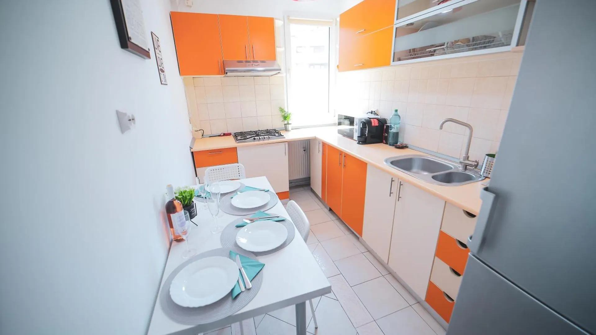 Central Bliss Apartament 3 Rooms -Old Town Bukarest Apartment