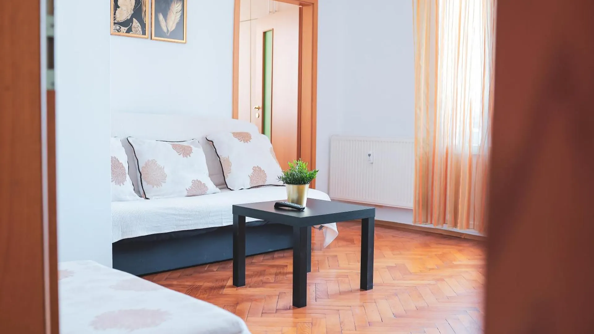 Central Bliss Apartament 3 Rooms -Old Town Bukarest